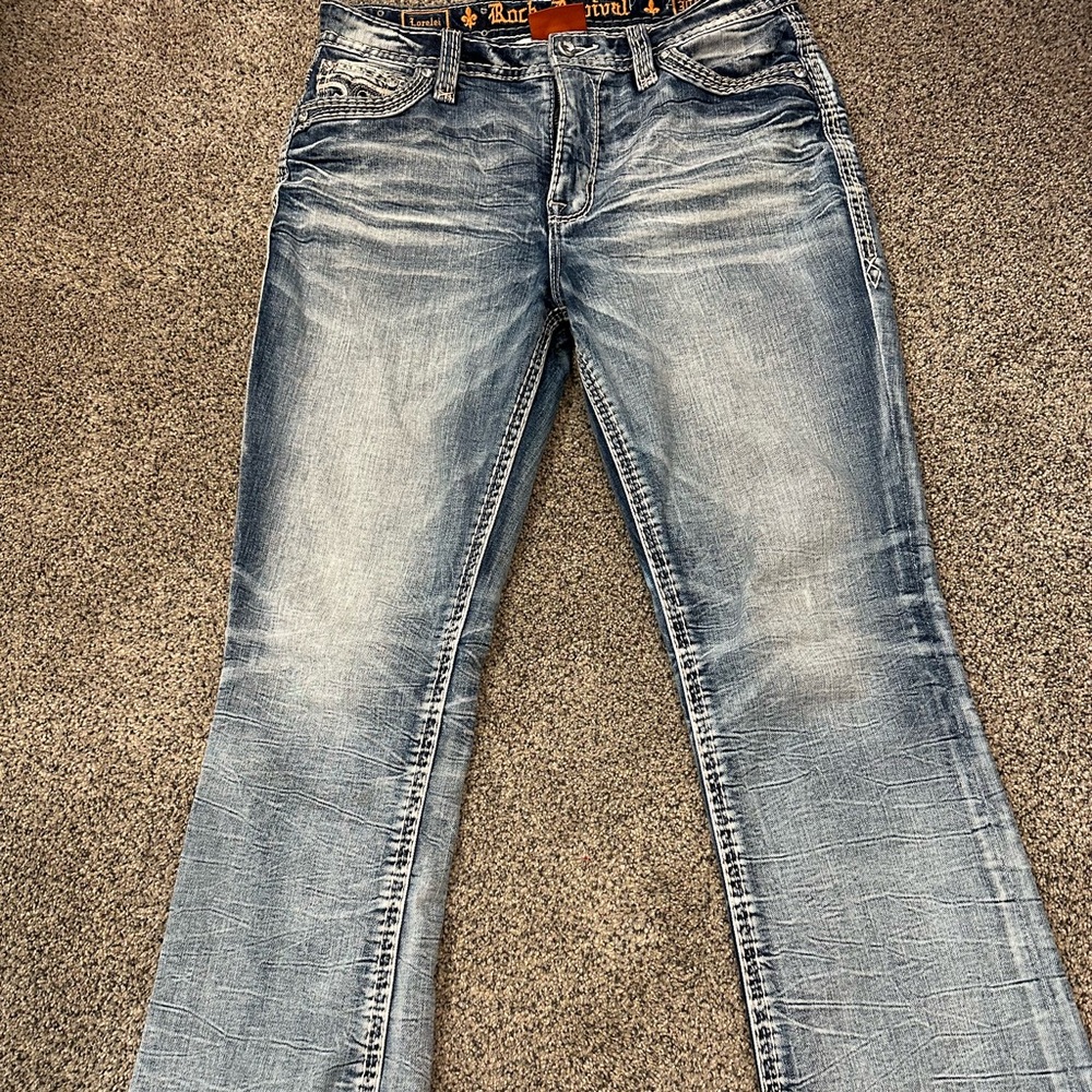 Women’s Light Wash Blue Jeans